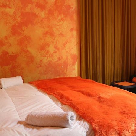 Bed & Art Barcelona Vandrarhem Exteriör bild