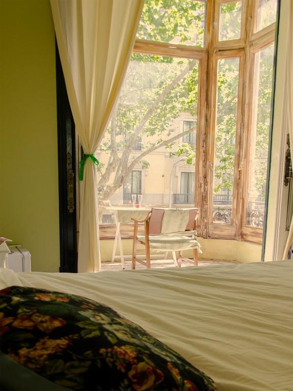 Bed & Art Barcelona Vandrarhem Exteriör bild