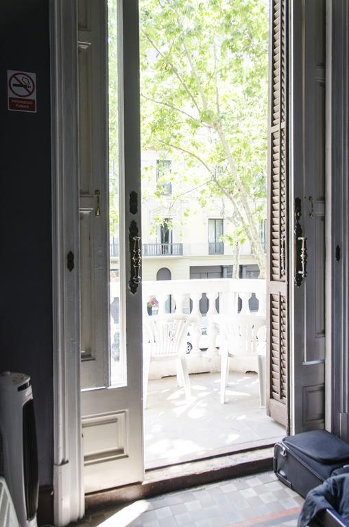 Bed & Art Barcelona Vandrarhem Exteriör bild