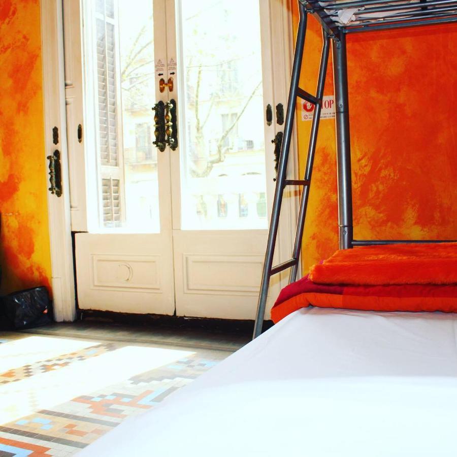 Bed & Art Barcelona Vandrarhem Exteriör bild